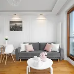Golden Apartments Warsaw - Luxury One Bedroom - Grzybowska 85-220